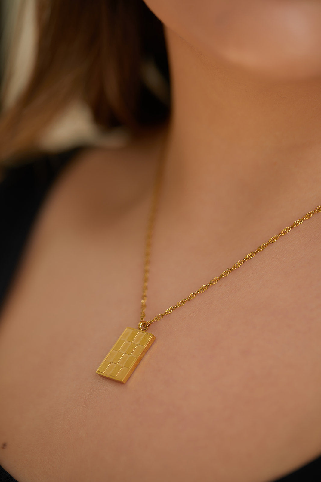 Checkered Pendant Necklace - 18K Gold