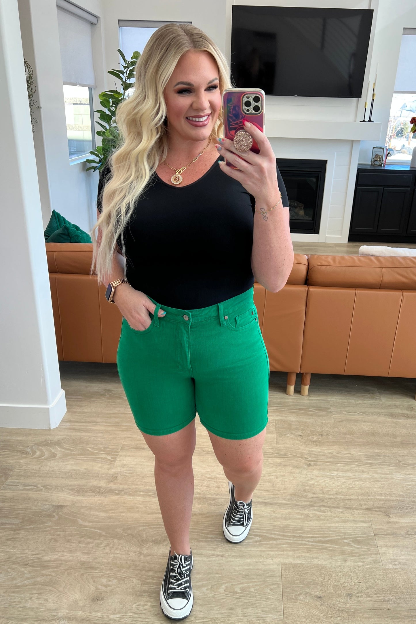 TUMMY CONTROL - Jenna High Rise Cuffed Shorts in Green - Judy Blue