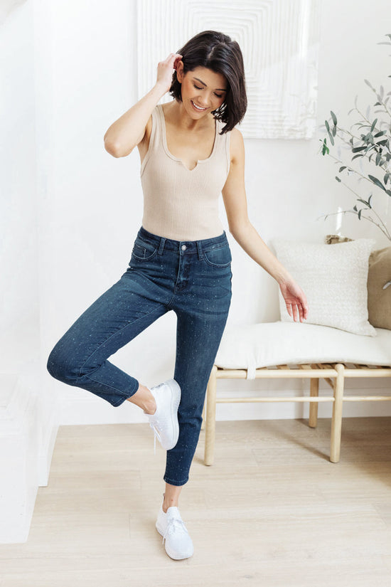 Mid-Rise Relaxed Fit Mineral Wash Jeans - Judy Blue