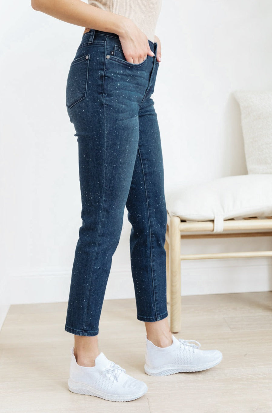 Mid-Rise Relaxed Fit Mineral Wash Jeans - Judy Blue