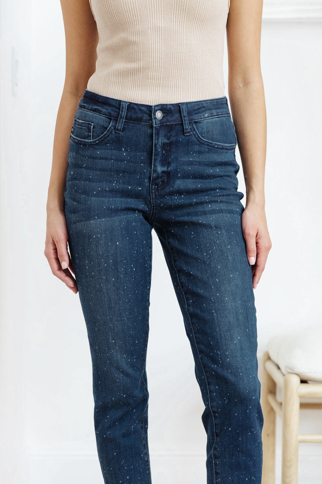 Mid-Rise Relaxed Fit Mineral Wash Jeans - Judy Blue