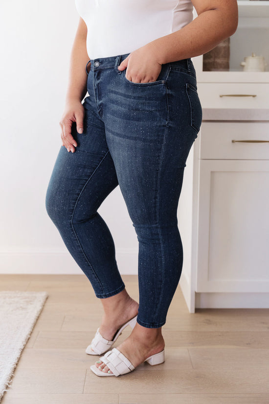 Mid-Rise Relaxed Fit Mineral Wash Jeans - Judy Blue