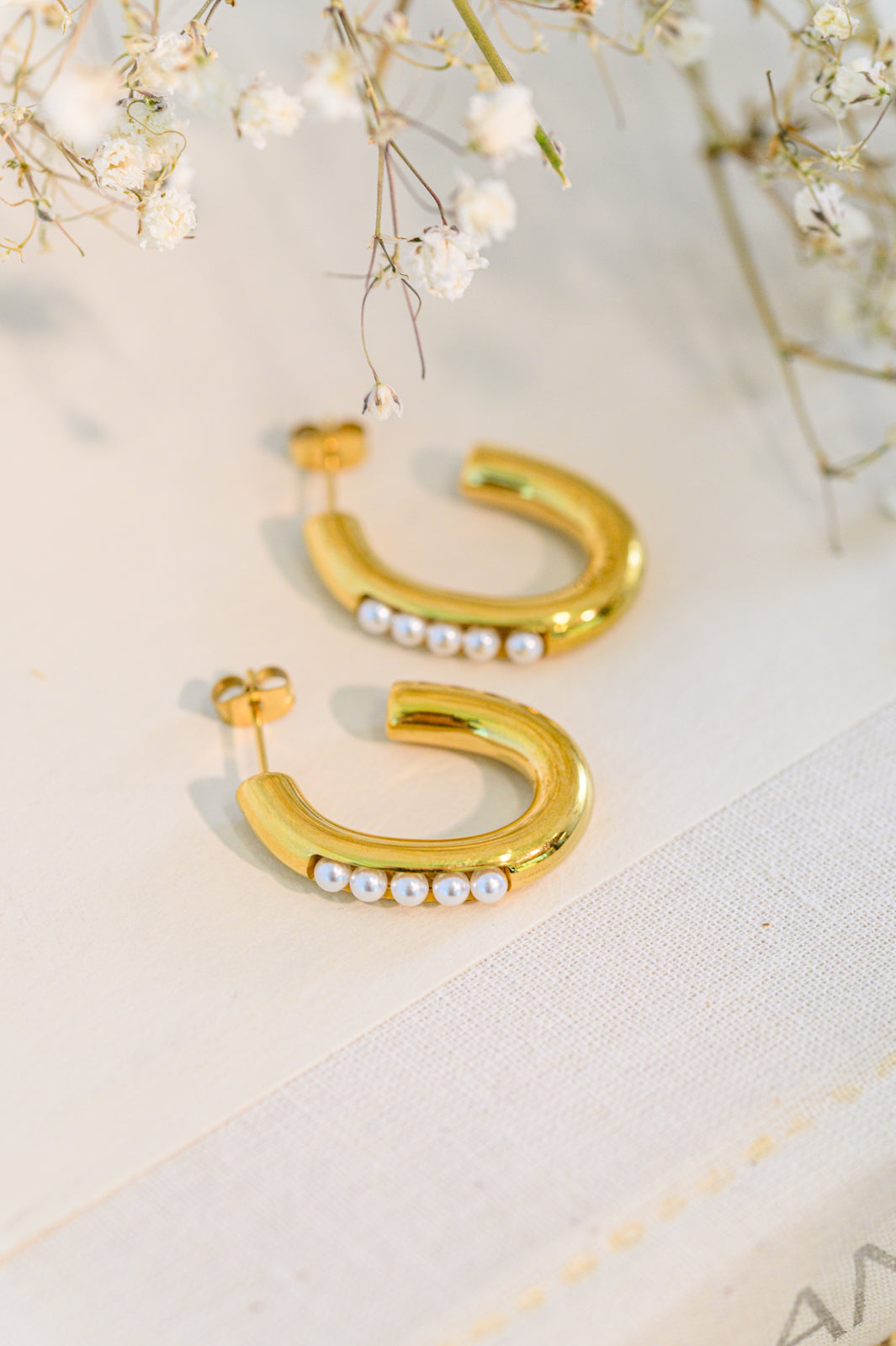 Pearls In Line Earrings - 18K Gold