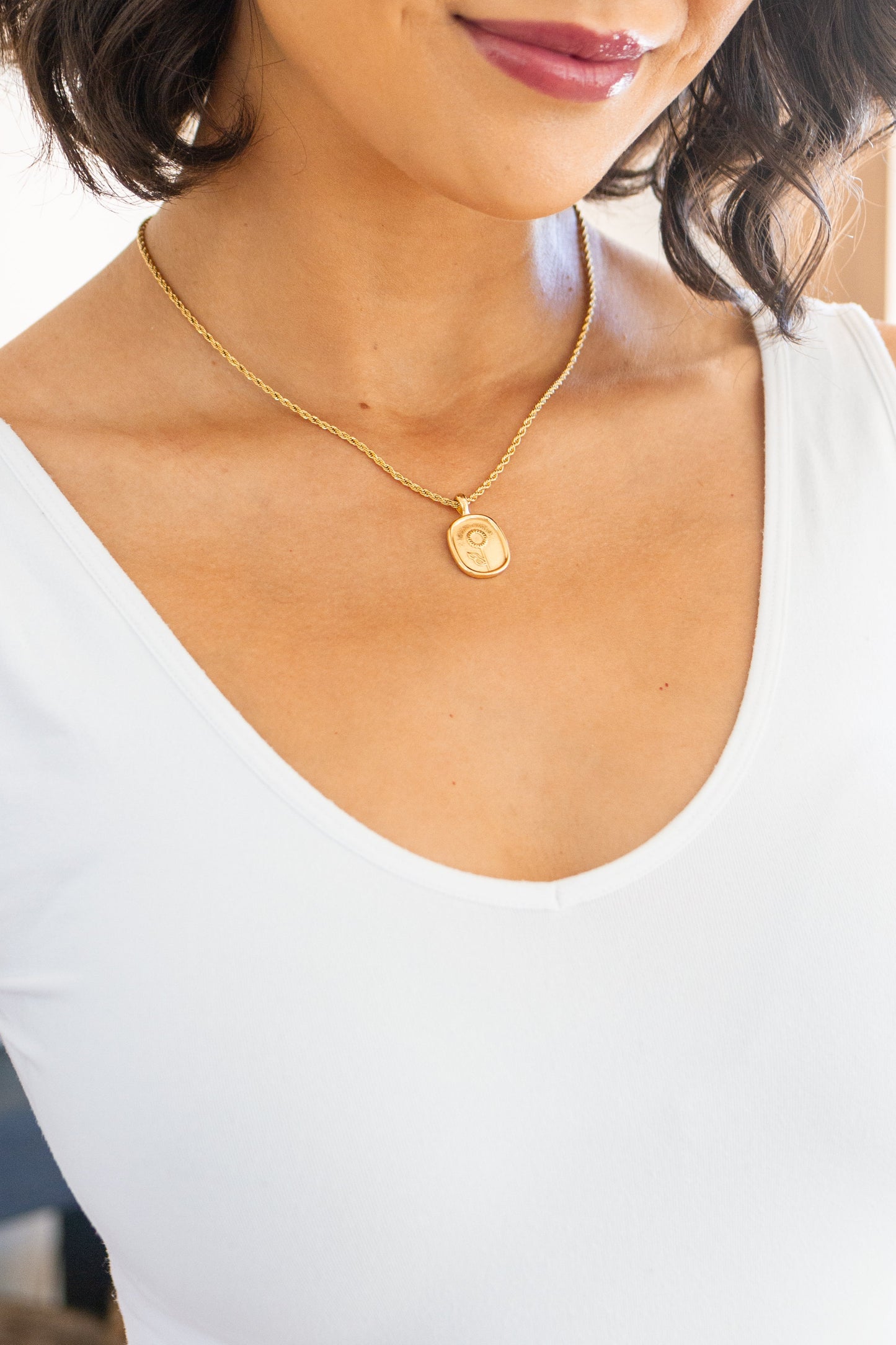 Simple Sunflower Pendent Necklace - 18K Gold